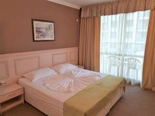 Отель Hotel Avalon - Все включено Солнечный Берег Двухместный номер с 2 отдельными кроватями и балконом (для 2 взрослых)-1